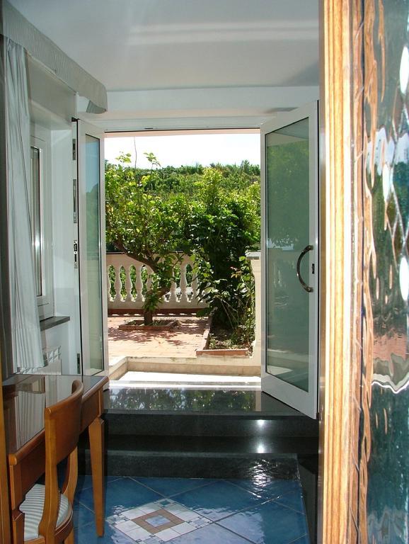 Villa Rosalia Barano dʼIschia Rum bild
